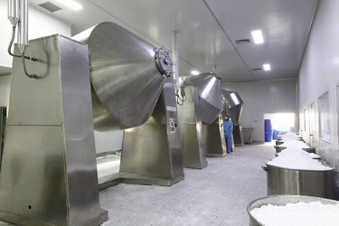 Zhuzhou Hansen Chemicals Co.,Ltd linea di produzione in fabbrica